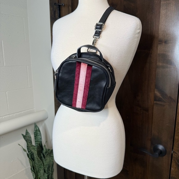 Candie's Black Crossbody with Pink details versatile crossbody shoulder Purse - Picture 1 of 11